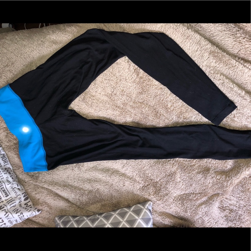 Lululemon Size 6 Reversible Black Leggings